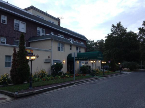 Отель Jones Beach Hotel  Хемпстед